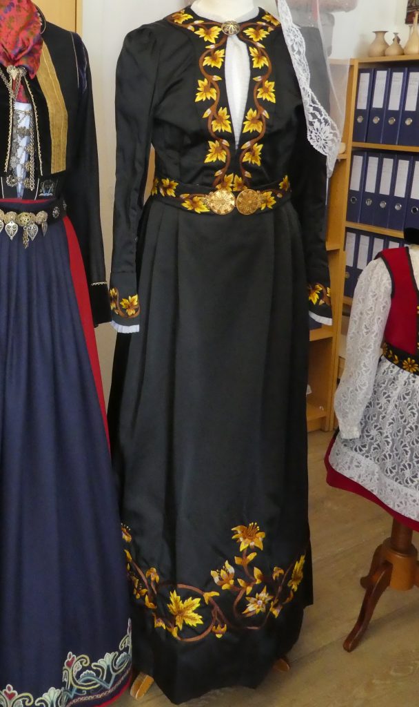 mannequin dressed in traditional icelandic clothing called skautbuningur